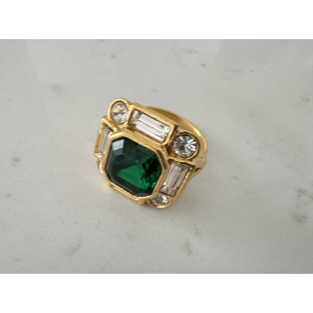 Vintage Ring Bold Treasure Faux Emerald Cocktail Statement 9.5 Gold Tone Square - Picture 3 of 9